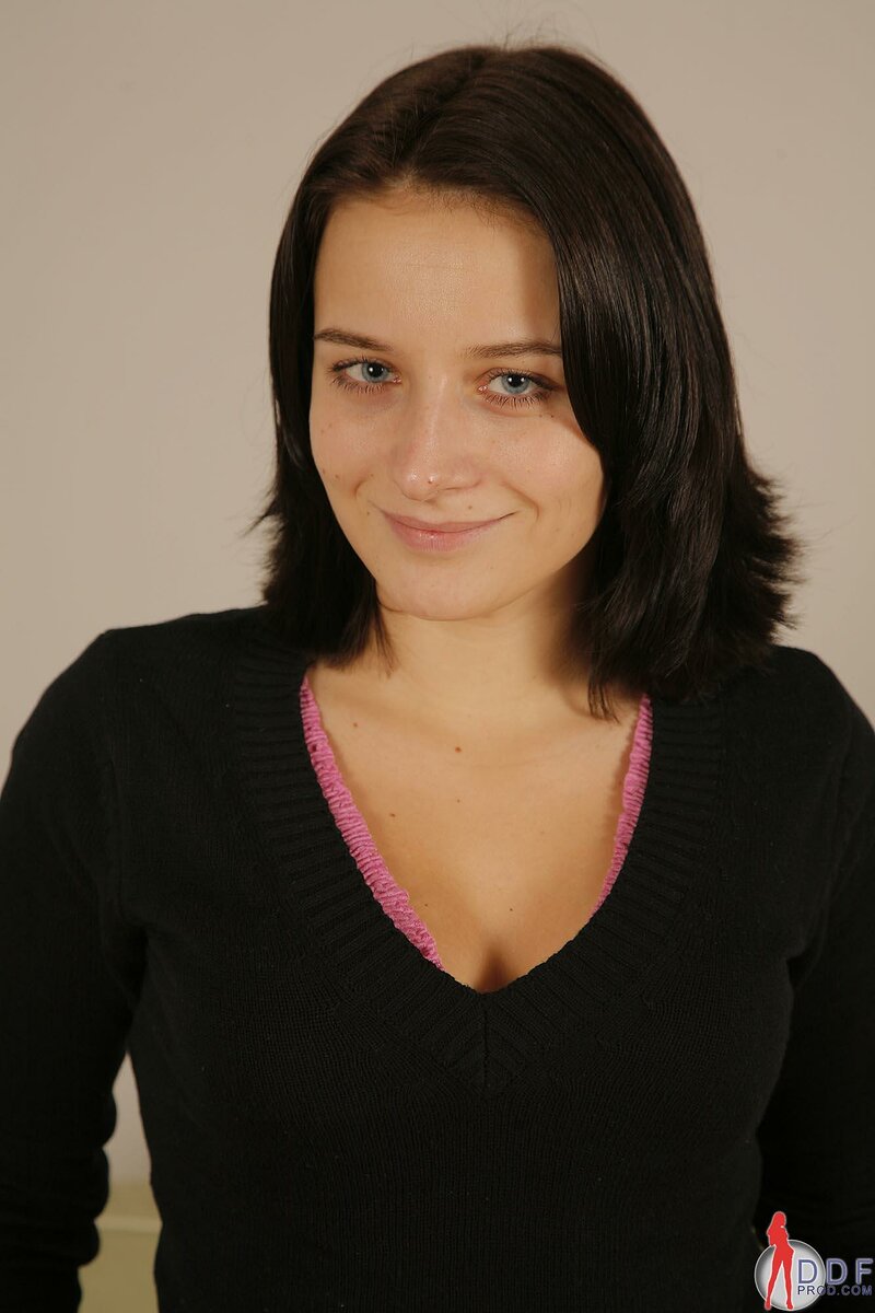Любовь, 24 года, 0 размер груди